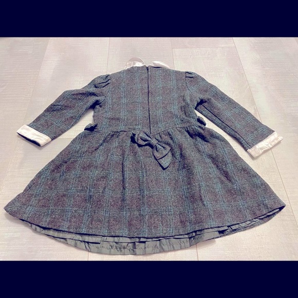 Grey Dress White Collar & Cuffs - Picture 5 of 6